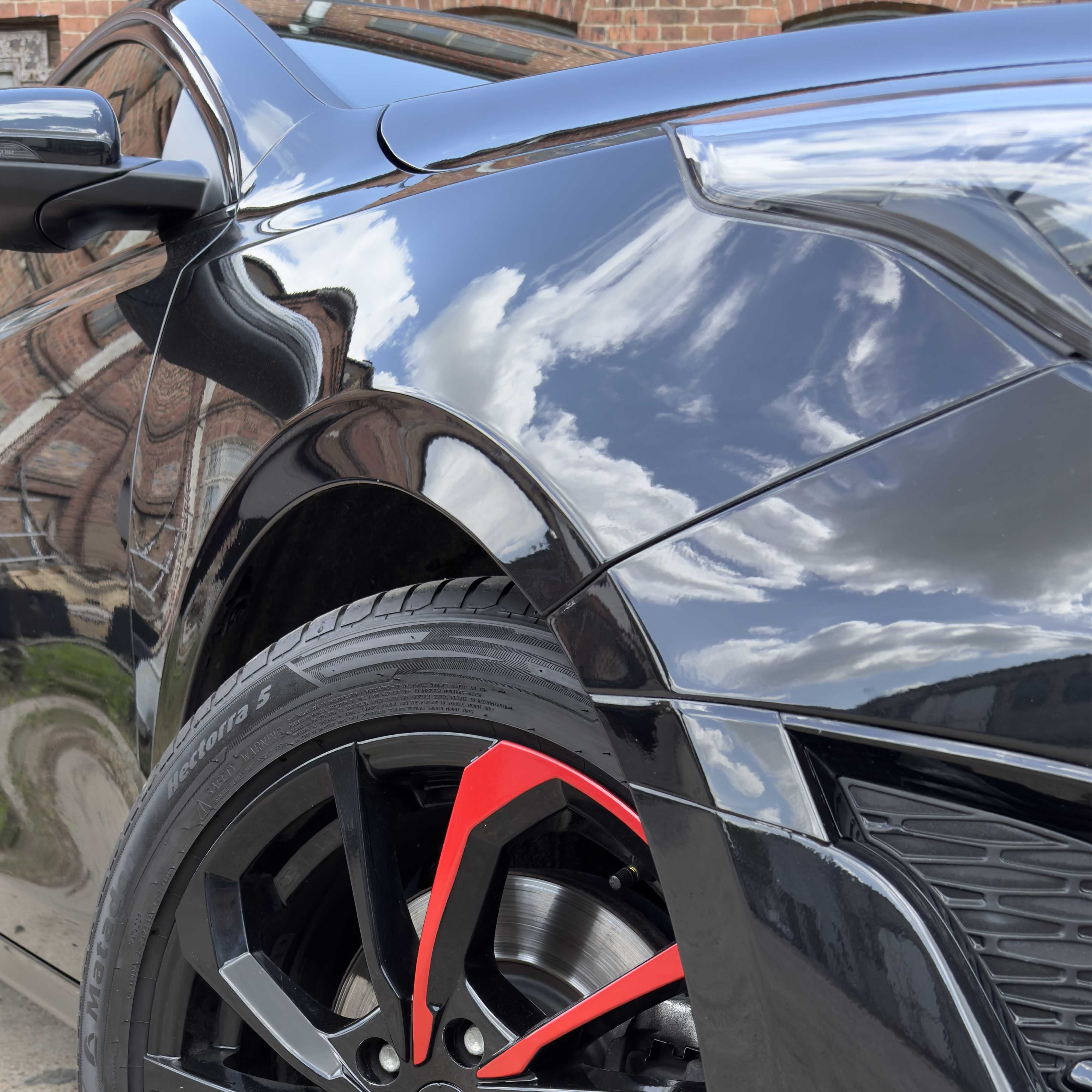 oklejona czarna felga, efekt po zmianie koloru. realizacja - KWrap Sulechów